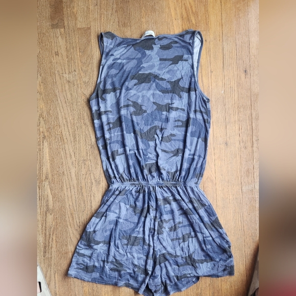 Blue Camo Romper - Picture 3 of 4